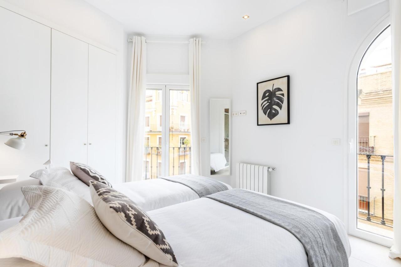 Genteel Home Mateos Gago Sevilla Bagian luar foto